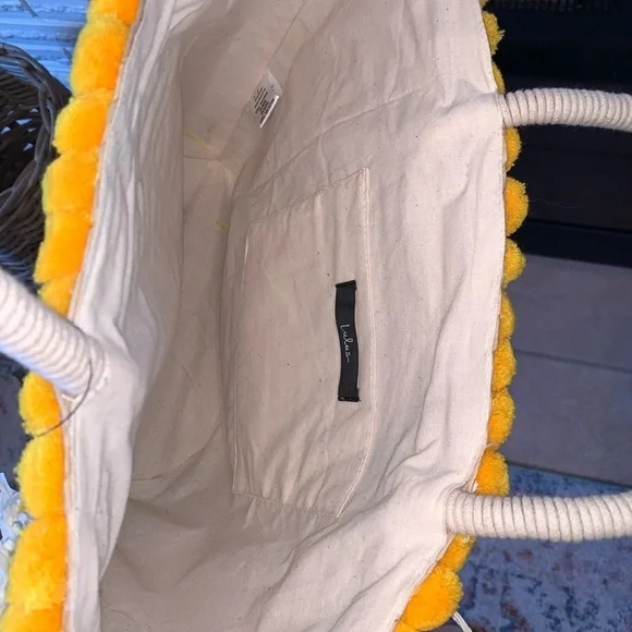 Lulu’s Pom Springs Pom Pom Straw Beach Market Boho Bag NEW - Picture 2 of 9